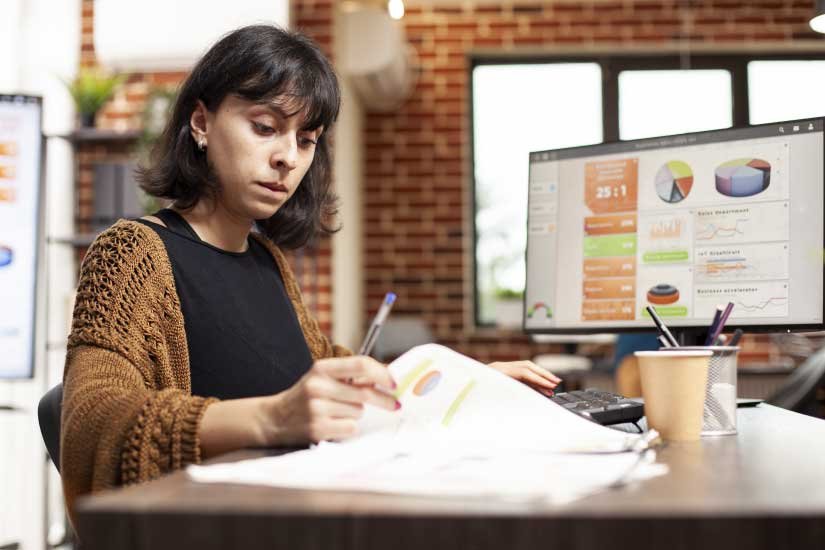 Analytics-driven curriculum design using education software solutions